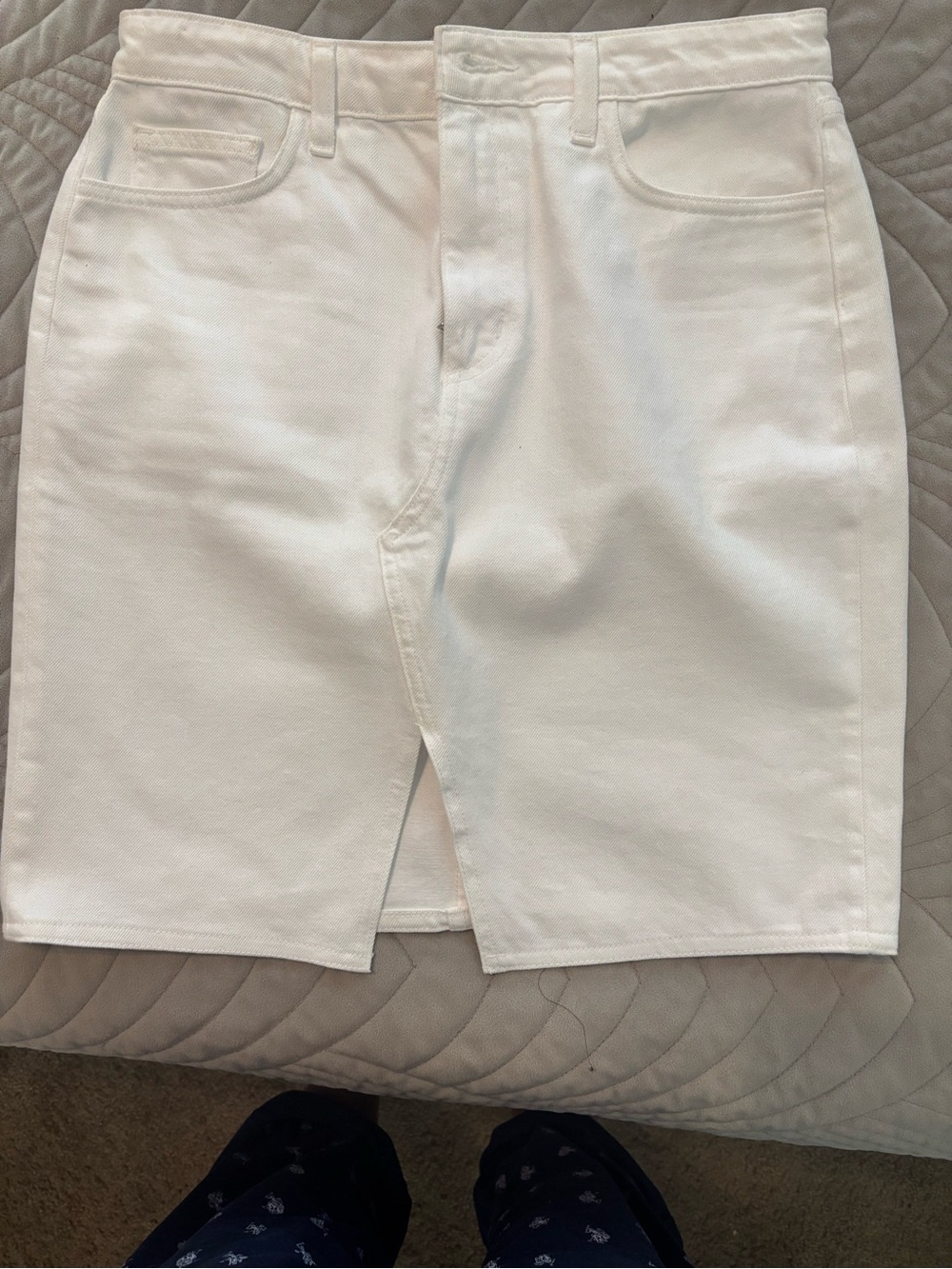 L’AGENCE WHITE JEAN SKIRT
